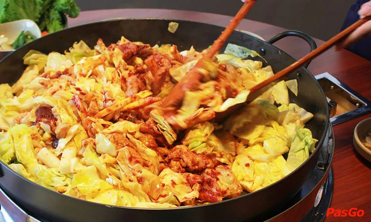 nha-hang-king-dakgalbi-nguyen-van-linh-3