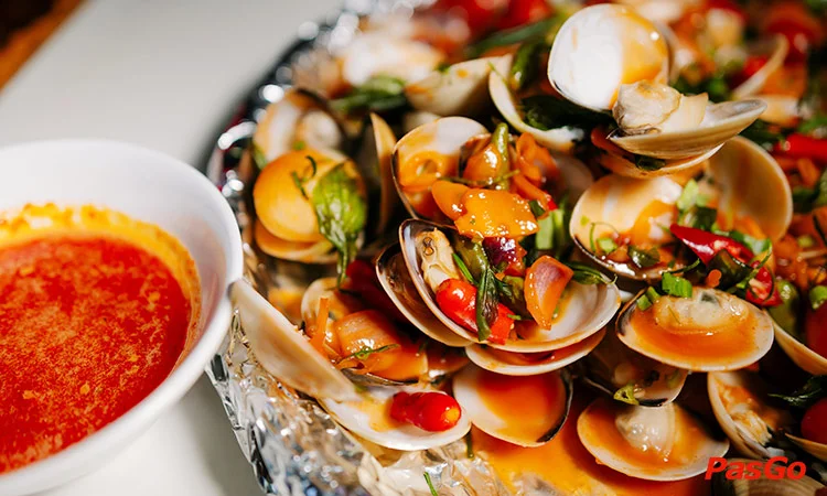 nha-hang-kingdom-beer-club-le-van-sy-slide-10