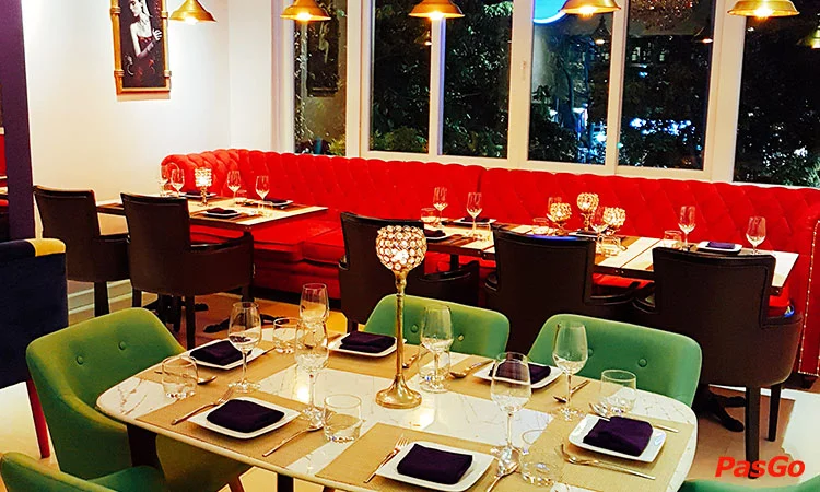 nha-hang-naka-thai-ngo-duc-ke-12