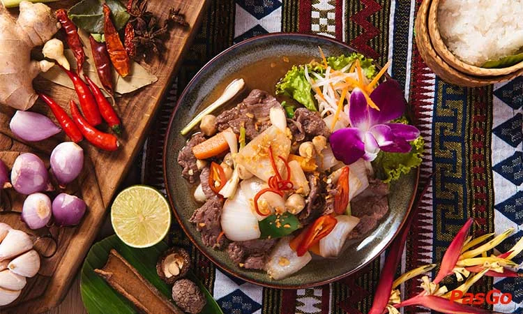 nha-hang-lac-thai-8-phan-van-tri-5