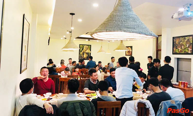nha-hang-lam-huyen-dac-san-lau-hoi-noi-da-10