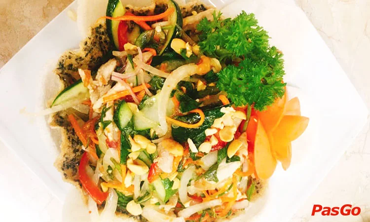 nha-hang-lan-rung-ha-huy-tap-10