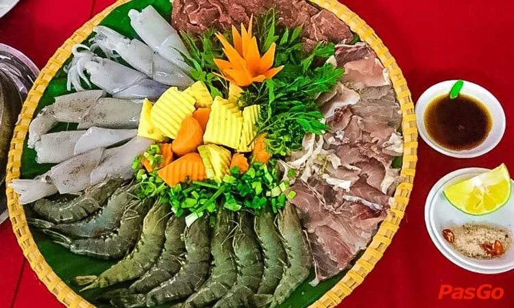 nha-hang-lan-rung-nam-tran-10