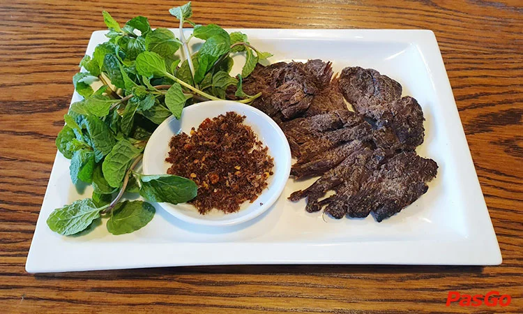 nha-hang-lau-ba-thuy-lac-long-quan-6