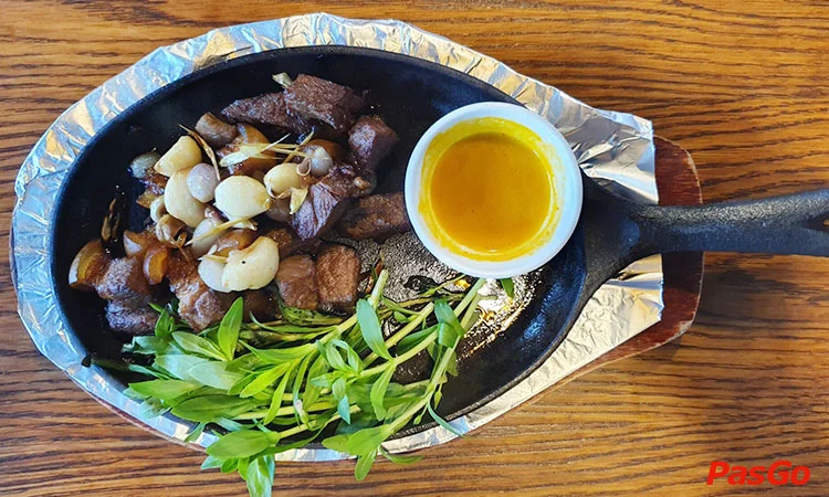 nha-hang-lau-ba-thuy-lac-long-quan-7