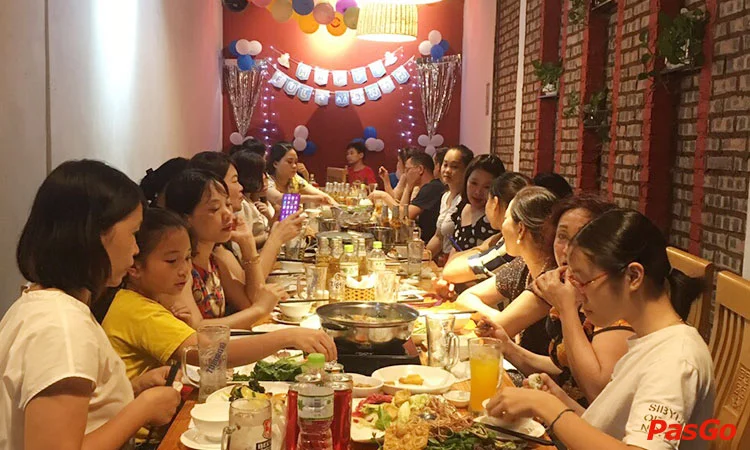 nha-hang-lau-ba-thuy-ngoai-giao-doan-12