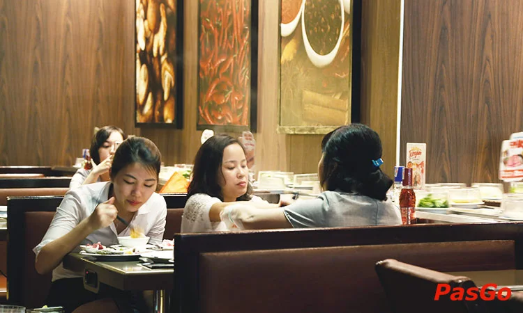 nha-hang-lau-bang-chuyen-kichi-kichi-hoang-dao-thuy-11