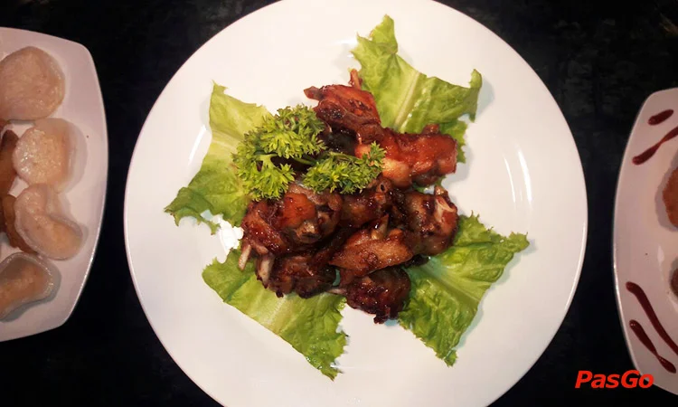 nha-hang-lau-bang-chuyen-osaka-pho-quang-slide-3