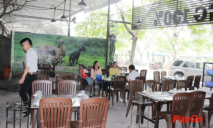 nha-hang-lau-de-dong-huong-5-do-xuan-hop-slide-12