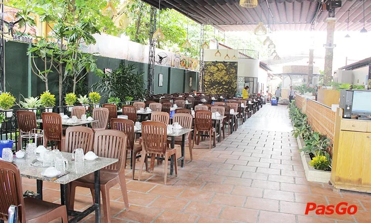 nha-hang-lau-de-dong-huong-quang-trung-slide-10