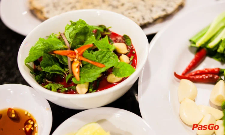 nha-hang-lau-de-dong-huong-quang-trung-slide-2