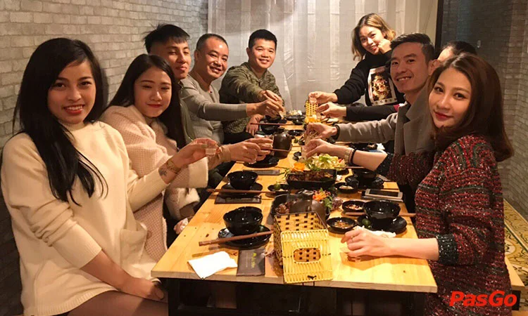 nha-hang-lau-dinh-pho-vong-4