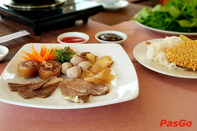 nha-hang-lau-duoi-bo-khach-san-huong-sen-3-slide-12