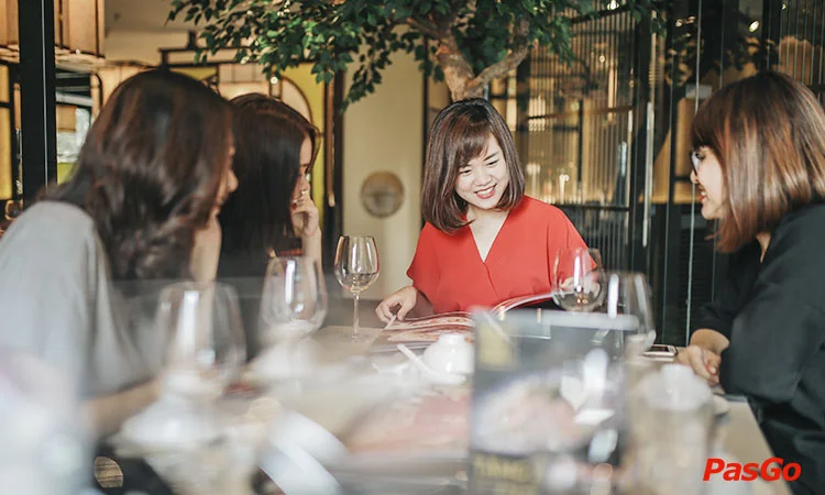 nha-hang-lau-nam-ashima-hoang-dao-thuy-10