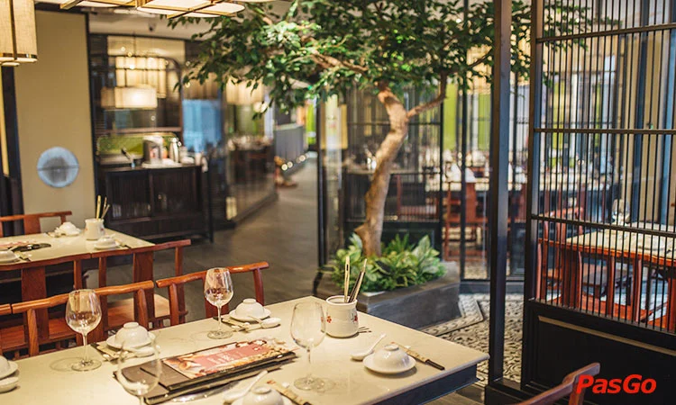 nha-hang-lau-nam-ashima-hoang-dao-thuy-12