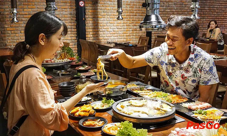 nha-hang-lau-nuong-happy-le-thanh-nghi-10