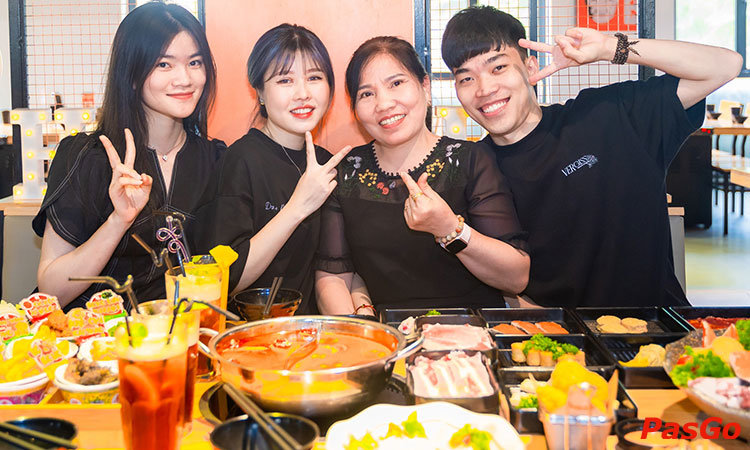 Nhà hàng Lẩu Phan Nguyên Hồng Chuyên Buffet Lẩu 8