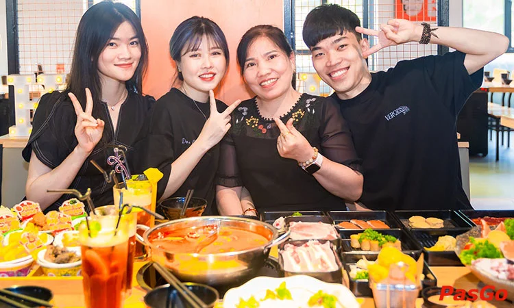 Nhà hàng Lẩu Phan Nguyên Hồng Chuyên Buffet Lẩu 8