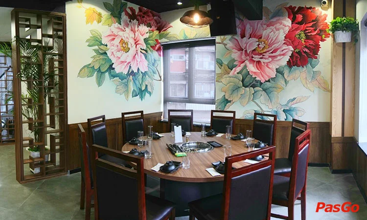 nha-hang-lau-tu-xuyen-hang-cot-10