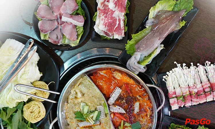 nha-hang-lau-tu-xuyen-hang-cot-2