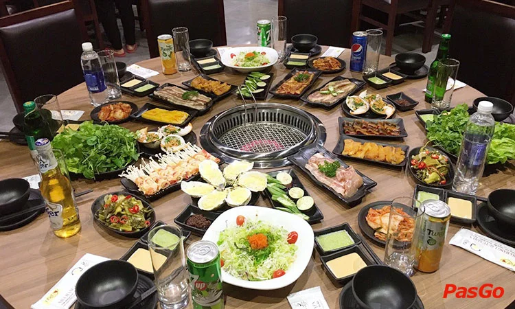 nha-hang-lau-tu-xuyen-hang-cot-4