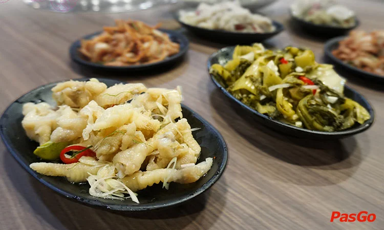 nha-hang-lau-tu-xuyen-hang-cot-7