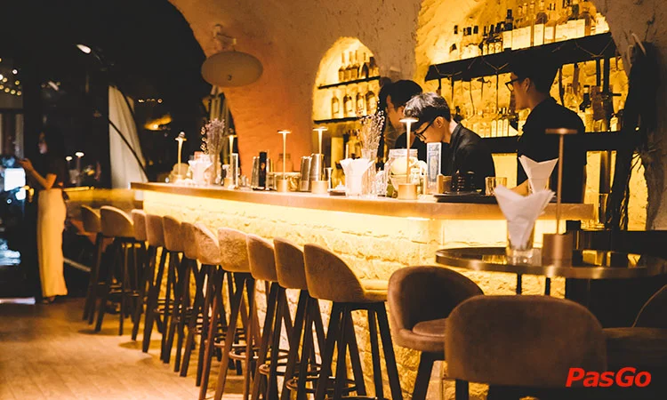 nha-hang-lava-cuisine-and-lounge-hai-ba-trung-10