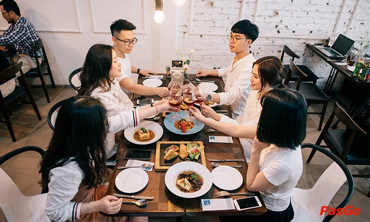 nha-hang-le-monde-steak-vincom-pham-ngoc-thach-8