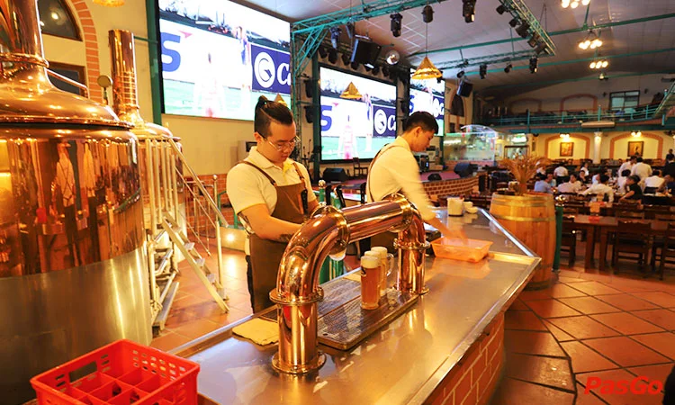 nha-hang-legend-beer-vu-ngoc-phan-slide-10