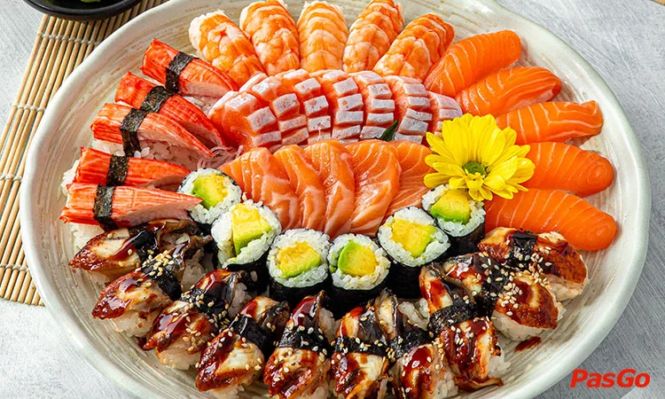 nha-hang-lets-sushi-tran-huy-lieu-2