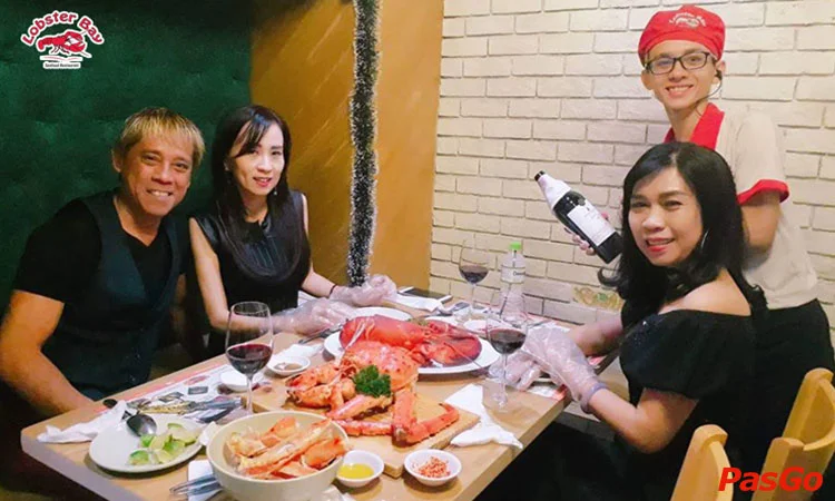 nha-hang-lobster-bay-ky-dong-slide-10