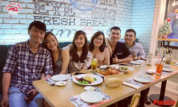 nha-hang-lobster-bay-ky-dong-slide-11