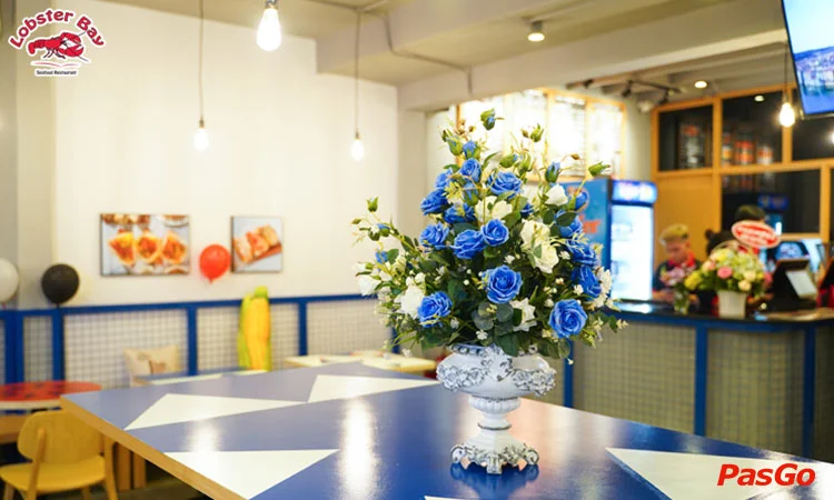 nha-hang-lobster-bay-truong-cong-dinh-11