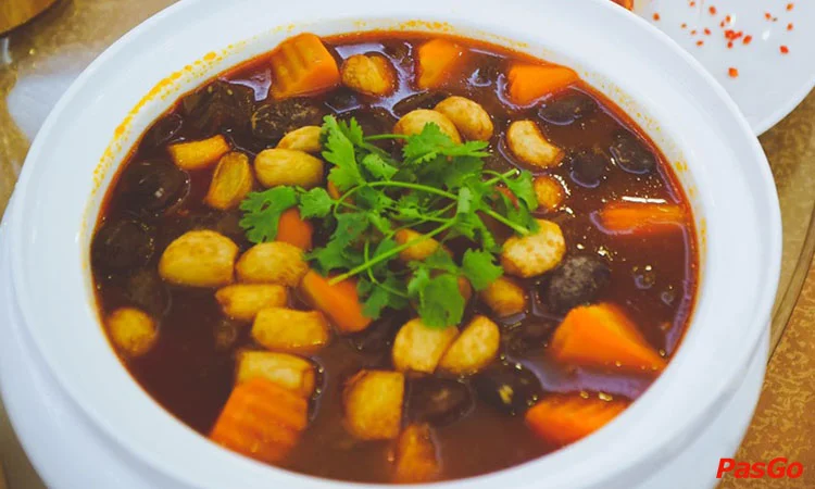 Nha-hang-Louis-Palace-Hoang-Hoa-Tham-11