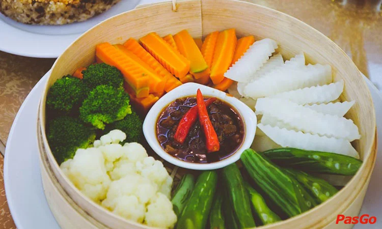 Nha-hang-Louis-Palace-Hoang-Hoa-Tham-12