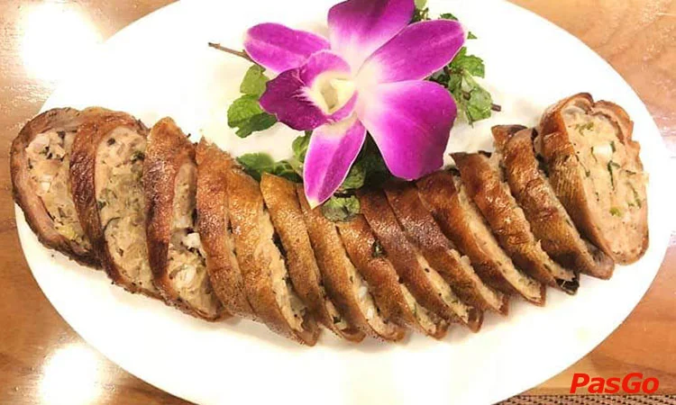 nha-hang-mai-ngoi-xua-nguyen-van-loc-10