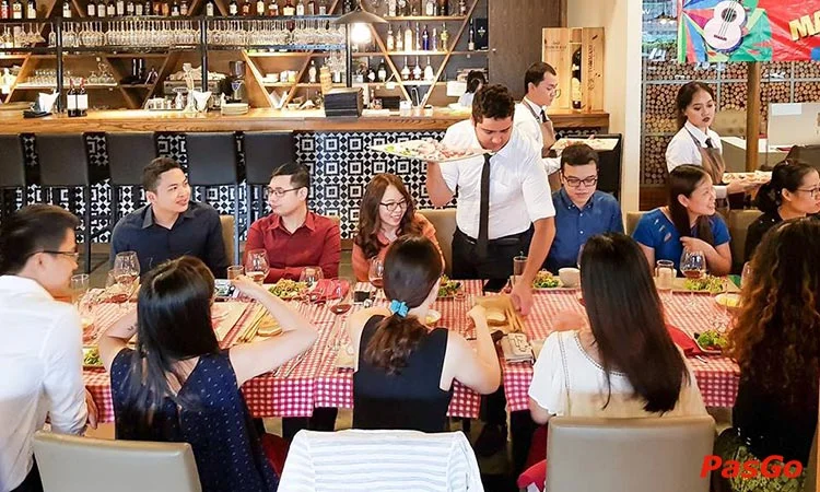 nha-hang-mamma-mia-italian-restaurant-chuong-duong-do-slide-11