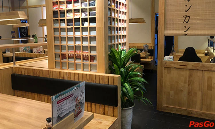 nha-hang-maneki-neko-deli-iph-xuan-thuy-10