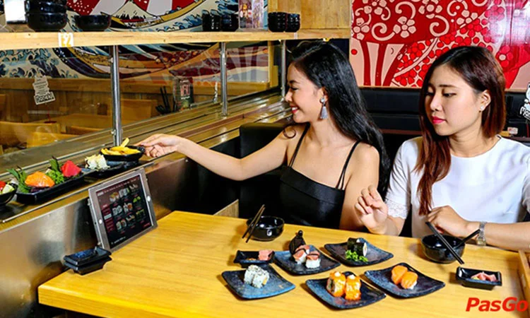 nha-hang-maneki-neko-deli-iph-xuan-thuy-11