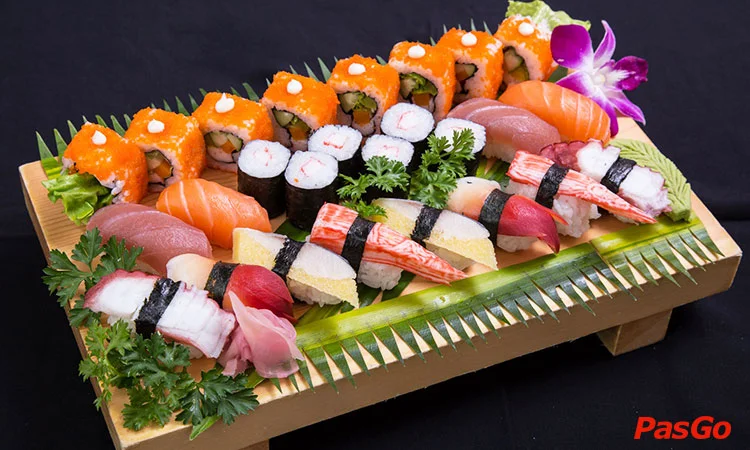 nha-hang-maneki-neko-deli-vincom-thu-duc-2