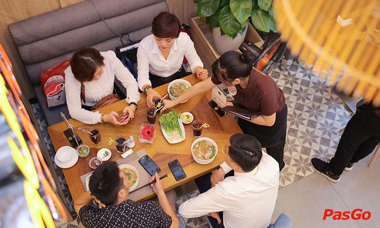 nha-hang-mi-quang-bep-tam-hang-bai-12