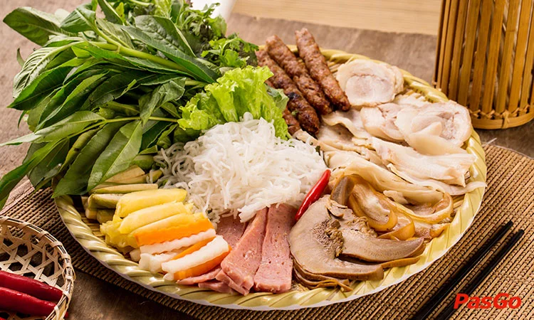 nha-hang-mi-quang-bep-tam-hang-bai-3