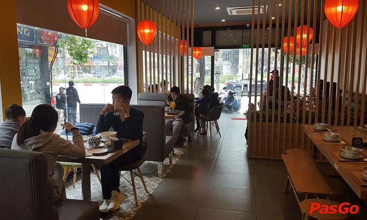 nha-hang-mi-quang-bep-tam-tran-duy-hung-12