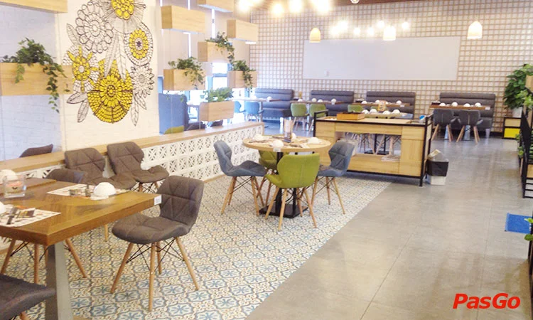 nha-hang-mon-hue-302-cau-giay-10