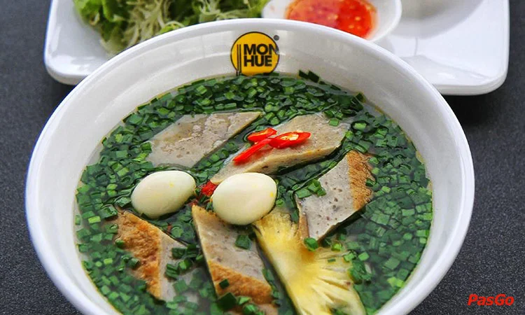 nha-hang-mon-hue-302-cau-giay-4