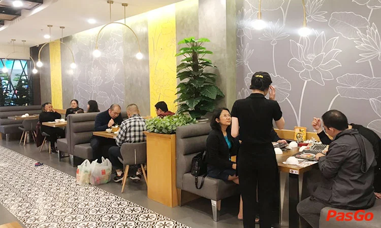 nha-hang-mon-hue-big-c-thang-long-12