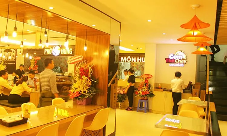 nha-hang-mon-hue-huynh-thuc-khang-slide-9