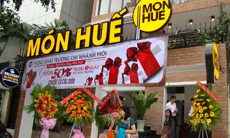 nha-hang-mon-hue-lang-ha-slide-12