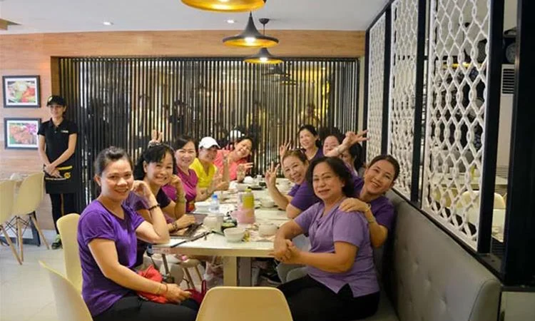 nha-hang-mon-hue-pho-hue-slide-12