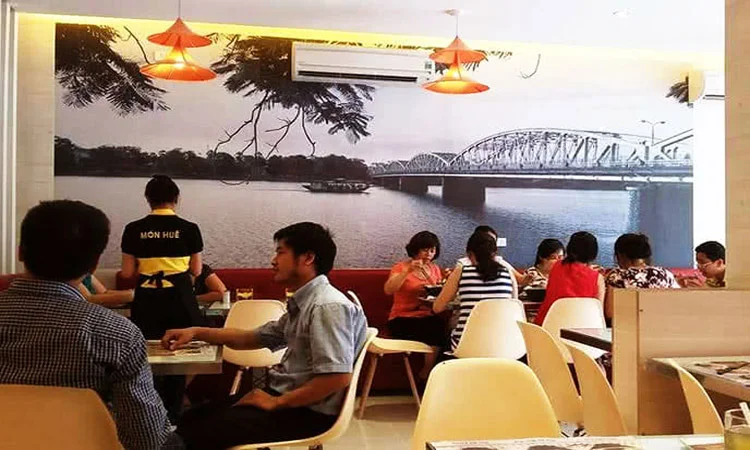 nha-hang-mon-hue-thai-ha-slide-11